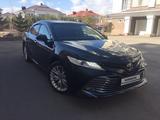 Toyota Camry 2020 года за 16 200 000 тг. в Астана – фото 2