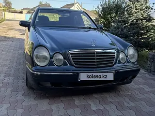 Mercedes-Benz E 320
