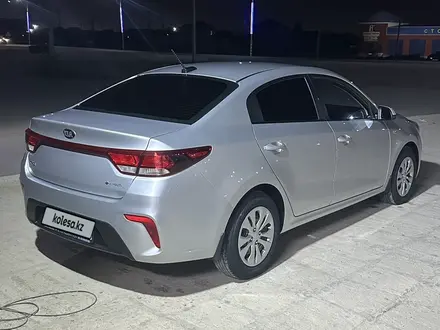 Kia Rio 2019 года за 7 000 000 тг. в Жанаозен – фото 2