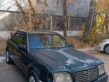 Mercedes-Benz E 220 1994 годаfor1 500 000 тг. в Караганда