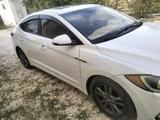 Hyundai Elantra 2018 года за 4 000 000 тг. в Актау – фото 2