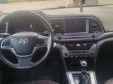 Hyundai Elantra 2018 года за 4 000 000 тг. в Актау – фото 4
