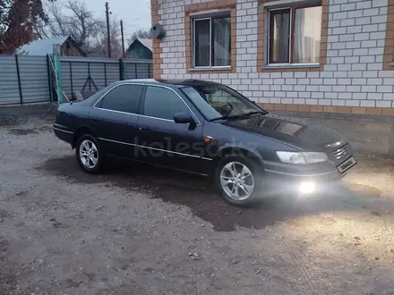 Toyota Camry 1998 года за 3 500 000 тг. в Урджар – фото 3