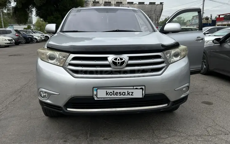 Toyota Highlander 2013 года за 12 800 000 тг. в Алматы