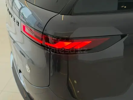 Land Rover Range Rover Sport SV 2026 года за 152 543 000 тг. в Астана – фото 5