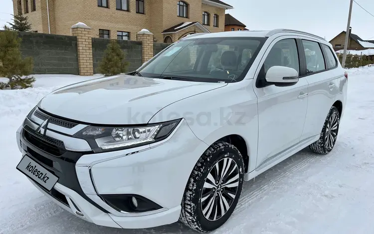 Mitsubishi Outlander 2022 года за 13 950 000 тг. в Астана