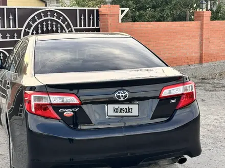 Toyota Camry 2013 года за 6 100 000 тг. в Атырау – фото 2