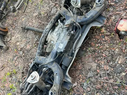 Задняя ходовка BMW X6 редуктор привода балка рычаг стойки за 100 000 тг. в Караганда – фото 3