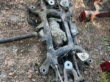 Задняя ходовка BMW X6 редуктор привода балка рычаг стойки за 100 000 тг. в Караганда