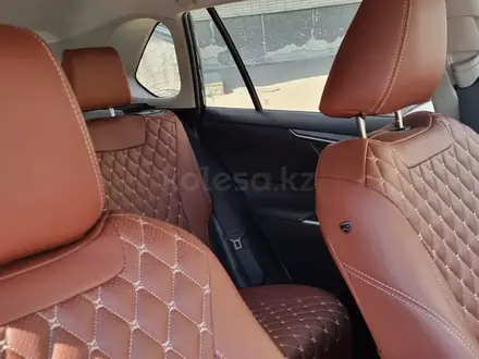 Toyota RAV4 2021 года за 15 490 000 тг. в Усть-Каменогорск – фото 17