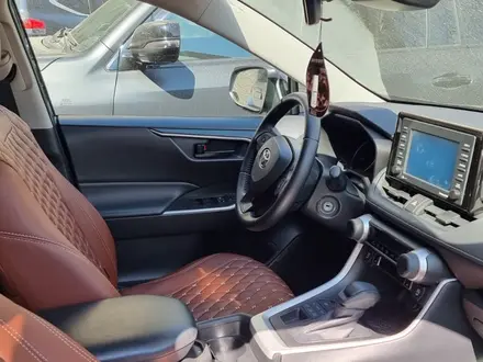 Toyota RAV4 2021 года за 15 490 000 тг. в Усть-Каменогорск – фото 19