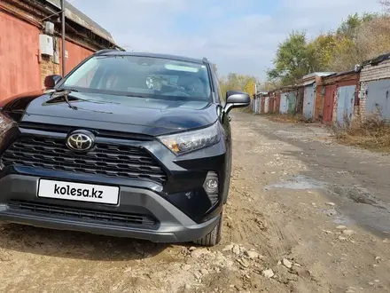 Toyota RAV4 2021 года за 15 490 000 тг. в Усть-Каменогорск – фото 3