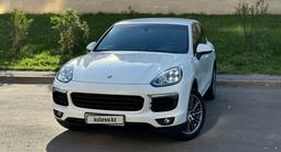 Porsche Cayenne 2015 года за 23 000 000 тг. в Астана