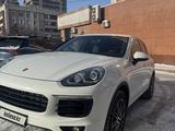 Porsche Cayenne 2015 года за 14 000 000 тг. в Астана