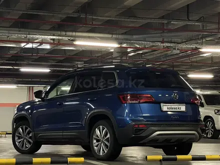 Volkswagen Taos 2021 года за 10 925 000 тг. в Алматы – фото 6