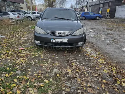 Toyota Camry 2005 года за 4 990 000 тг. в Тараз – фото 2