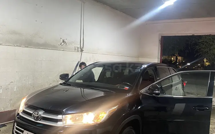 Toyota Highlander 2016 годаүшін13 500 000 тг. в Алматы