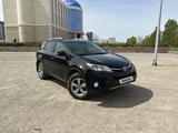 Toyota RAV4 2015 года за 5 900 000 тг. в Актобе