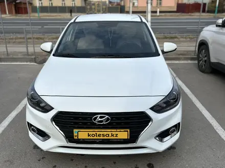 Hyundai Accent 2018 года за 7 100 000 тг. в Кызылорда – фото 2