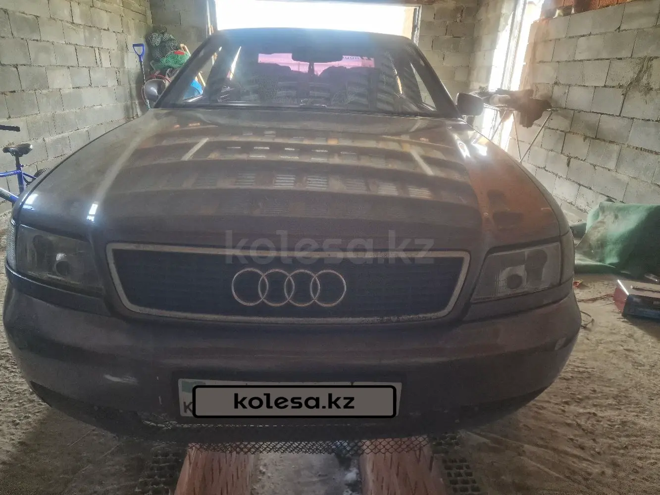 Audi A8, 1998
