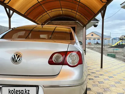 Volkswagen Passat 2006 года за 3 300 000 тг. в Атырау – фото 8
