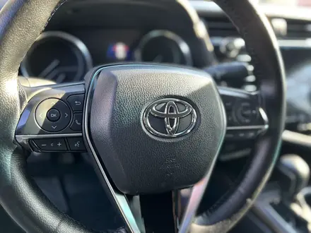 Toyota Camry 2019 года за 17 400 000 тг. в Шымкент – фото 16