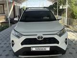 Toyota RAV4 2020 года за 14 000 000 тг. в Актау