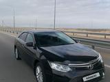 Toyota Camry 2015 года за 11 700 000 тг. в Актау – фото 2