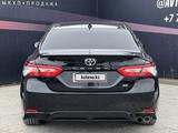 Toyota Camry 2020 года за 13 300 000 тг. в Актобе – фото 4