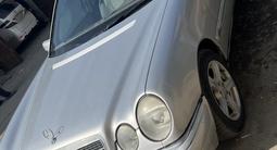 Mercedes-Benz E 320 1996 года за 3 000 000 тг. в Алматы – фото 2