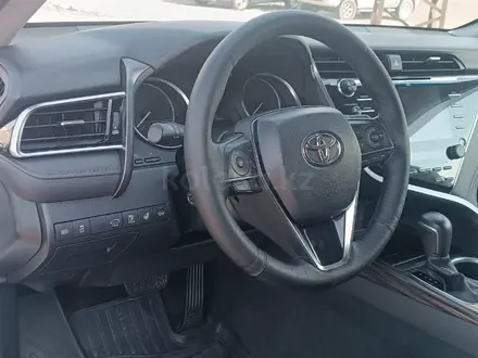 Toyota Camry 2021 года за 16 200 000 тг. в Алматы – фото 7