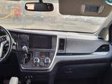 Toyota Sienna 2014 годаүшін10 500 000 тг. в Атырау – фото 5