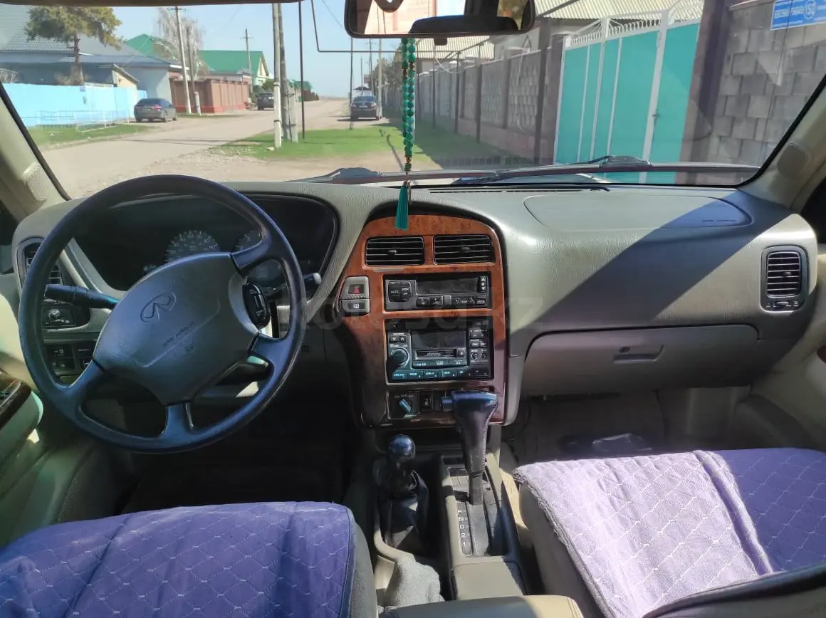 Infiniti QX4, 1998