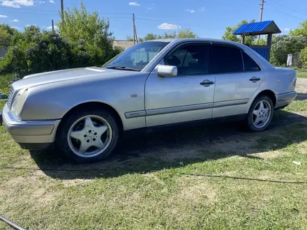 Mercedes-Benz E 280 1997 года за 2 500 000 тг. в Астана