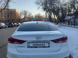 Hyundai Elantra 2018 годаүшін7 300 000 тг. в Уральск – фото 5