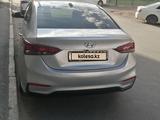 Hyundai Solaris 2017 годаfor4 500 000 тг. в Атырау – фото 2