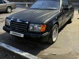Mercedes-Benz E 220 1990 года за 1 550 000 тг. в Павлодар – фото 2