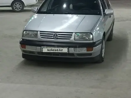 Volkswagen Vento 1993 года за 1 500 000 тг. в Шымкент – фото 2