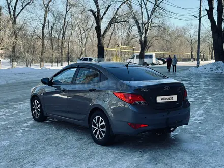 Hyundai Solaris 2015 года за 4 500 000 тг. в Уральск – фото 5