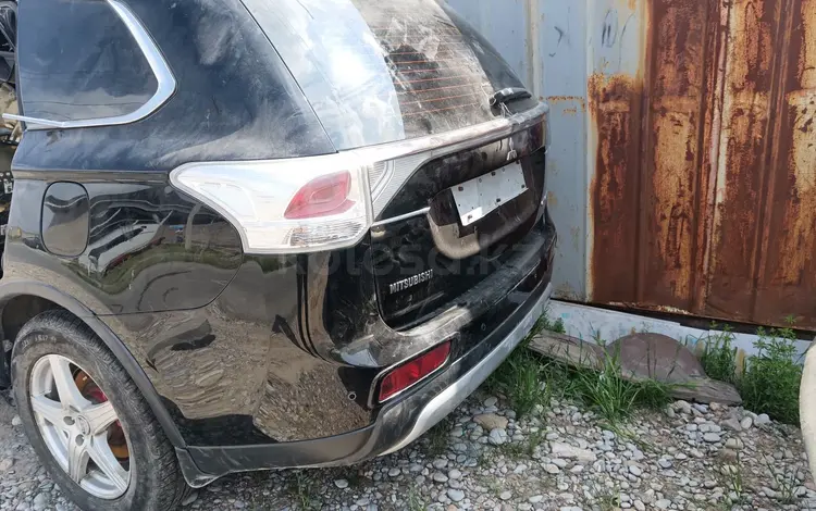 Mitsubishi Outlander 2015 года за 10 000 тг. в Шымкент