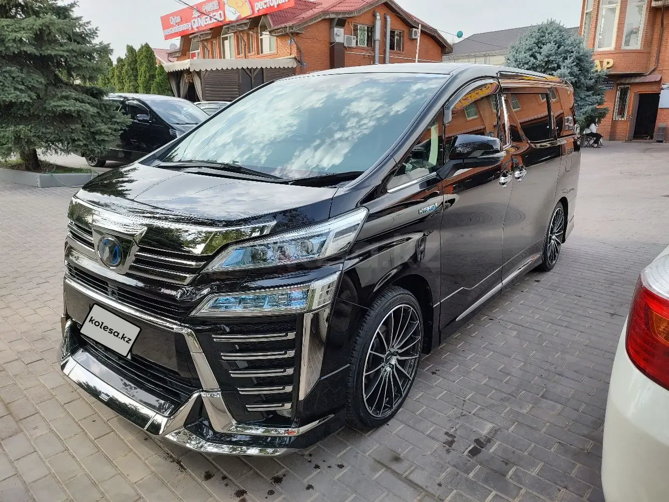 Toyota Alphard, 2019