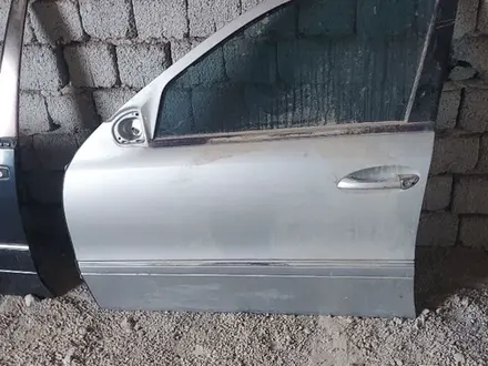 W211 двери передние за 20 000 тг. в Шымкент