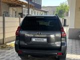 Toyota Land Cruiser Prado 2017 года за 23 450 000 тг. в Тараз – фото 2