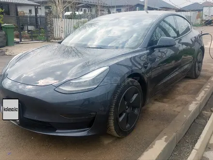 Tesla Model 3 2022 года за 24 200 000 тг. в Алматы – фото 2