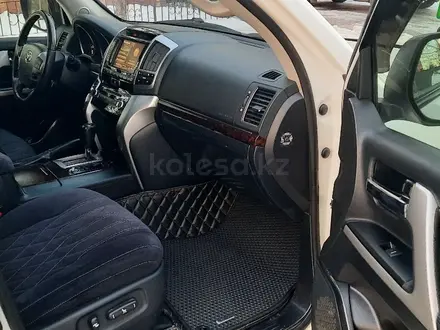 Toyota Land Cruiser 2015 года за 25 500 000 тг. в Актобе – фото 9