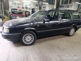 Volkswagen Passat 1993 годаfor2 500 000 тг. в Алматы – фото 2