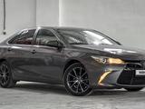 Toyota Camry 2016 года за 8 400 000 тг. в Атырау