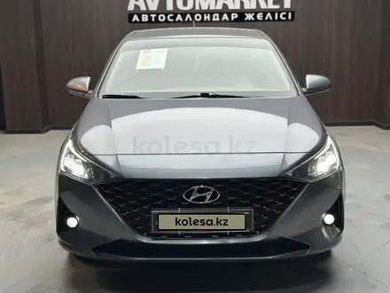 Hyundai Accent 2020 года за 7 800 000 тг. в Актобе – фото 2