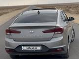 Hyundai Elantra 2019 годаfor8 500 000 тг. в Актау – фото 2