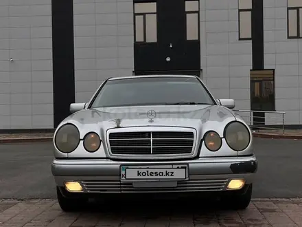 Mercedes-Benz E 230 1995 года за 2 500 000 тг. в Шымкент